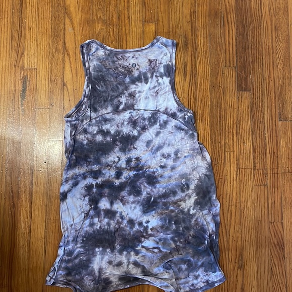 Lululemon Long for Length Tank
Diamond Dye Glacier Grey Moonwalk - Picture 3 of 4